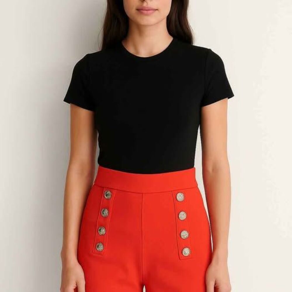 H&M High-Waisted Red Shorts – Size S
